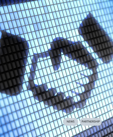 L'immagine rappresenta due mani che si stringono come simbolo di partnership digitale, rappresentato in stile icona su uno schermo